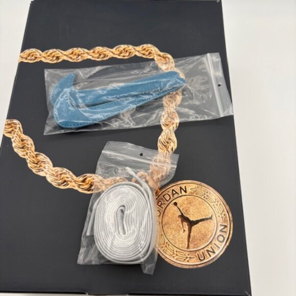 Jordan 1 Retro AJKO Low SP Union White Canvas Size - 6.5W - Picture 3 of 9